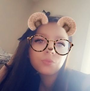 Meet your Posher, Alizza